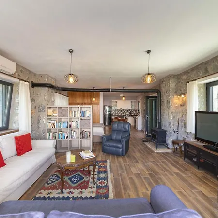 Eclectic Studio Near Sea In Bodrum דירה